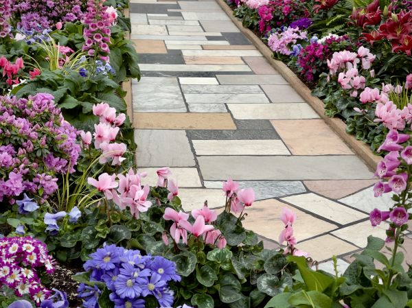 Cost of Garden Path Installation in Santa Monica