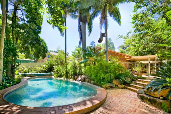 Cost of Pool Patio Paving in Santa Monica